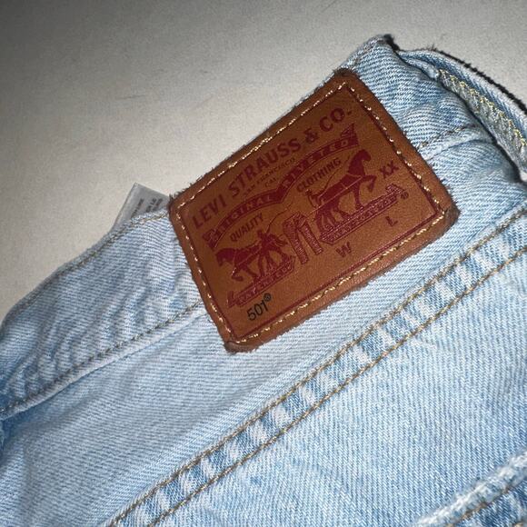 Levi 501 high waisted shorts sz 28 - Picture 5 of 5